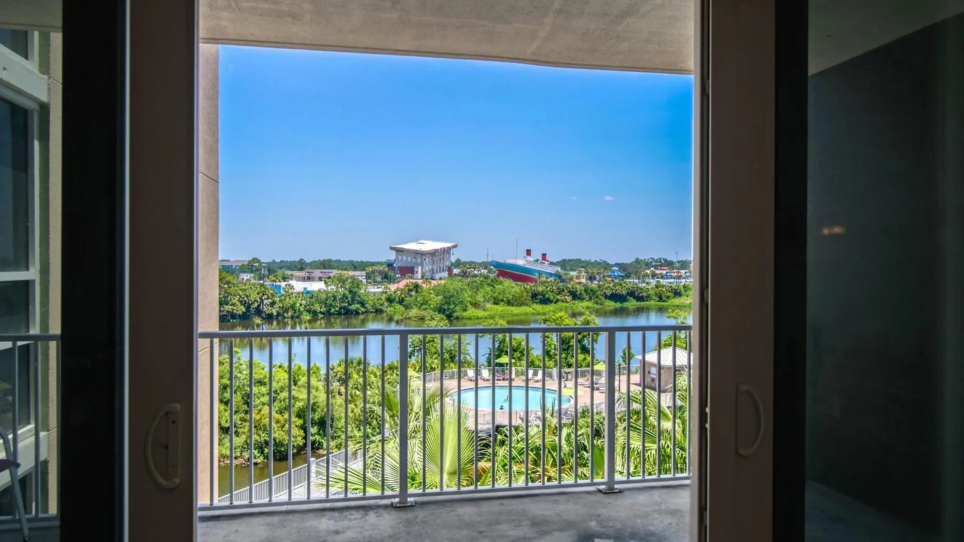 Resort Condo - 5 Pools, Hot Tub, Gym, Wi-Fi Panama City Beach USA