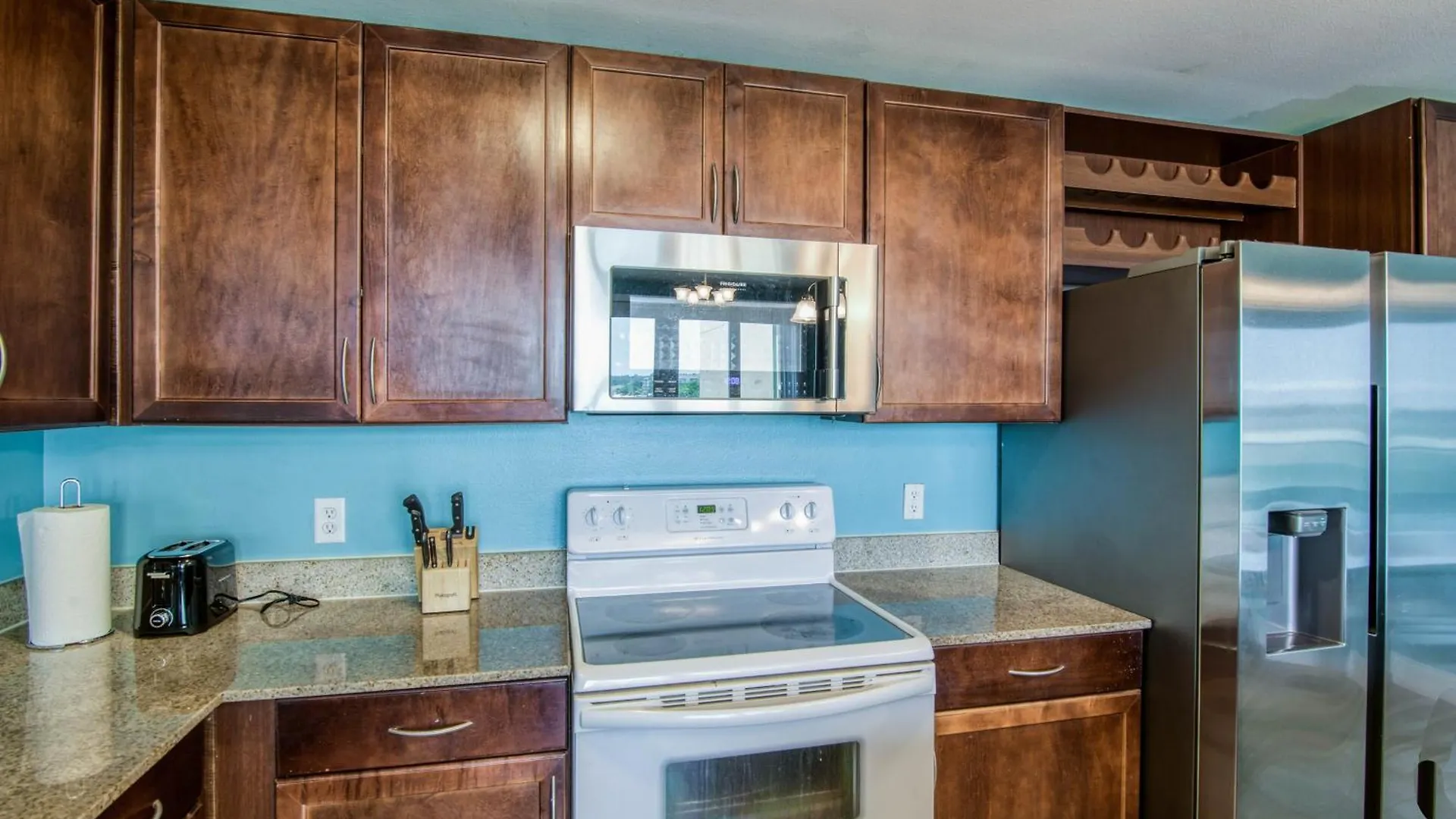 Resort Condo - 5 Pools, Hot Tub, Gym, Wi-Fi Panama City Beach United States