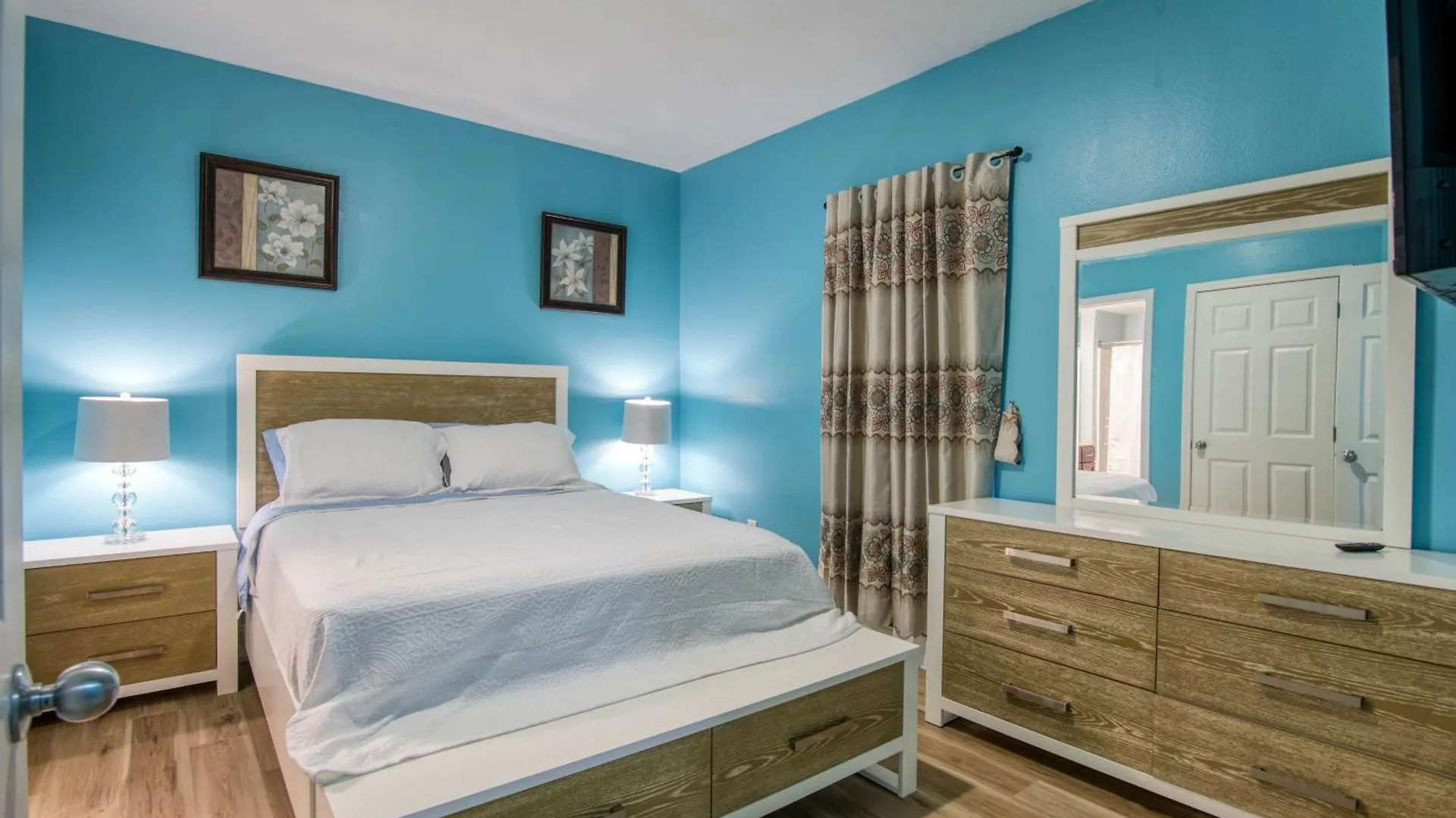 Resort Condo - 5 Pools, Hot Tub, Gym, Wi-Fi Panama City Beach 0*,  United States